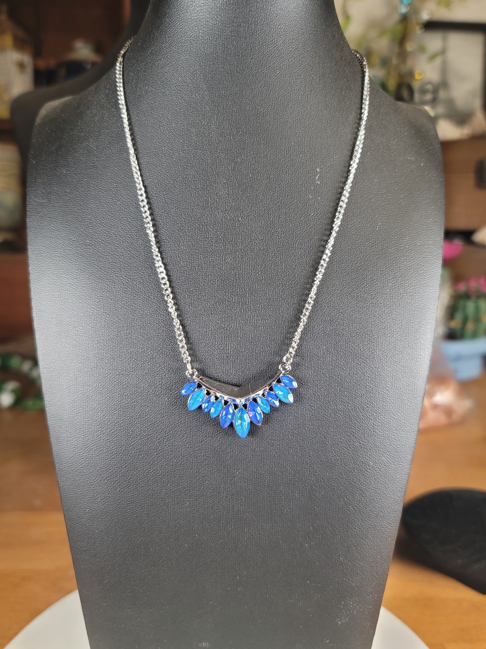 paparazzi Blue Crystal Teardrop Statement Necklace